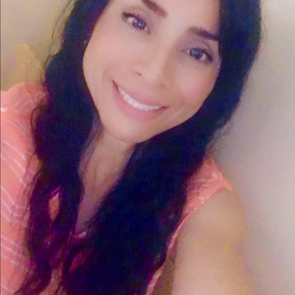 Meet your Posher, Alma